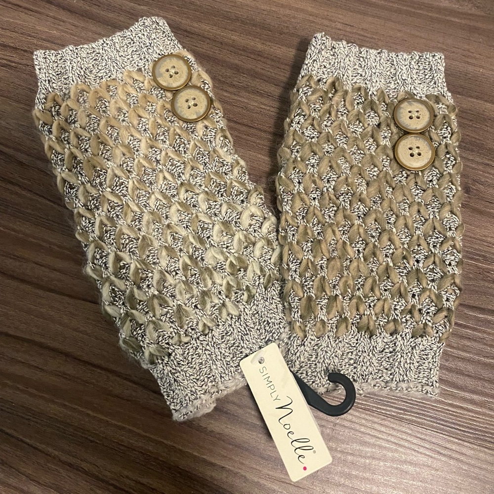 NWT! Simply Noelle Boulder Creek Wrist Warmers